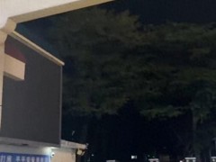 疑学校保安与家长起争执！三亚一小学保安情绪失控责骂学生家长"大陆狗"，多方回应